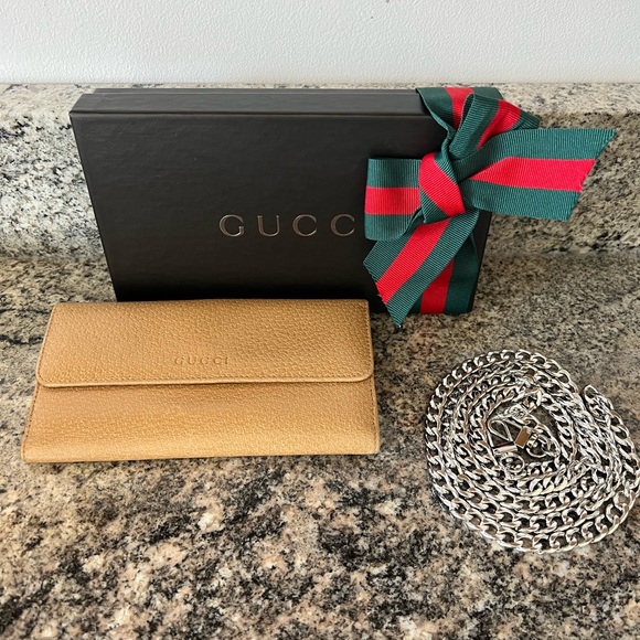 Authentic Gucci Wallet - Picture 1 of 10